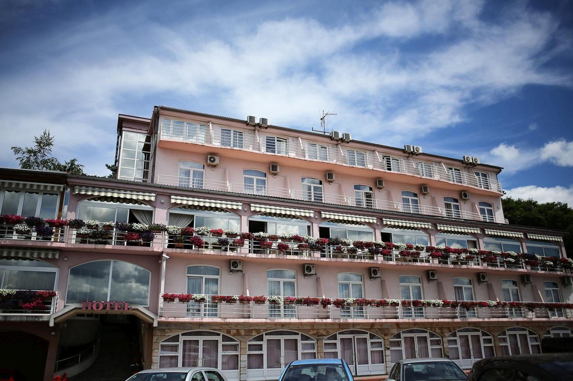 Hotel Senad Od Bosne Prokosovici Exterior foto